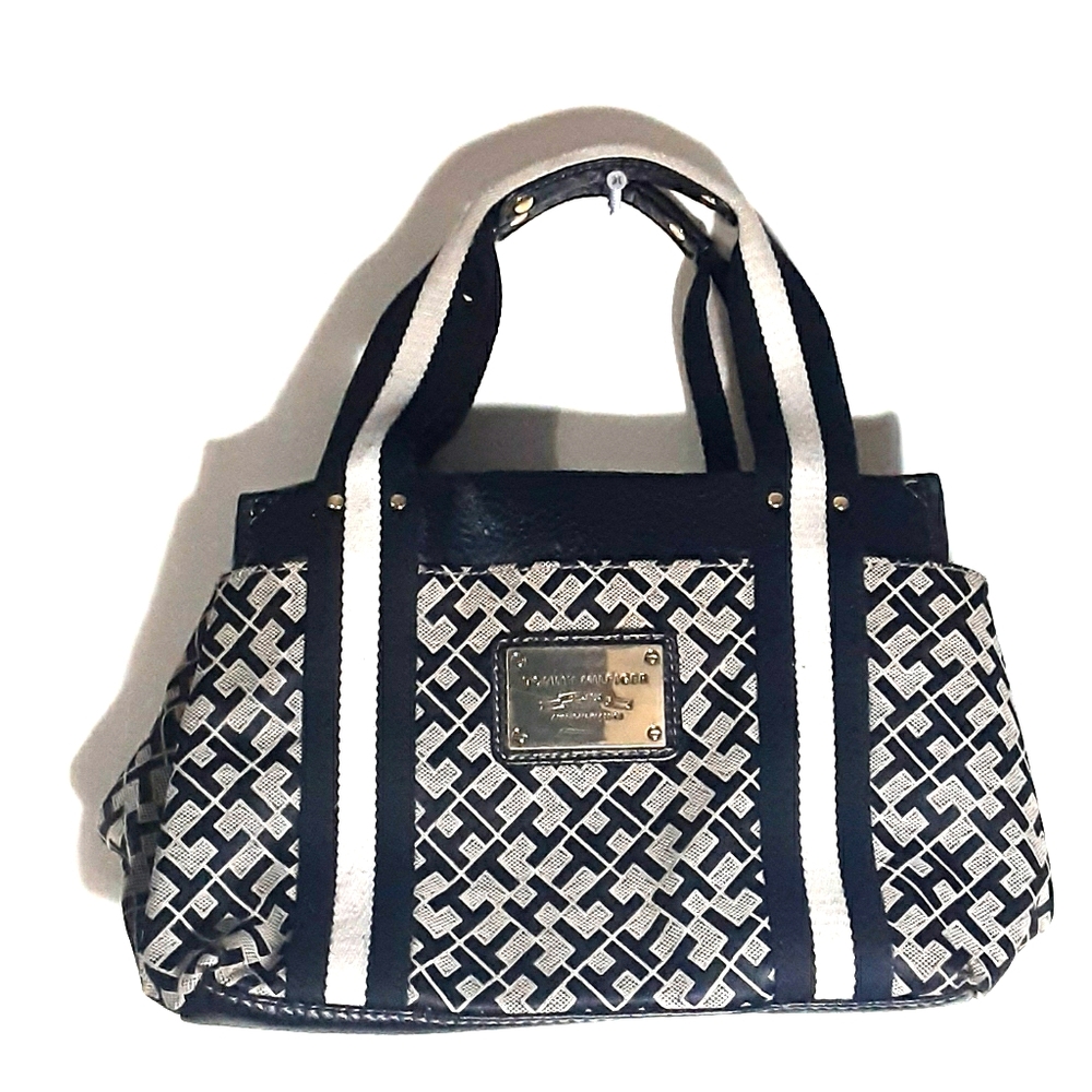 Its A Tommy Hilfiger women's purse
